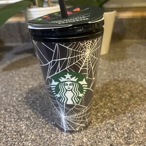 Starbucks Halloween 2021 Glow in Dark Spider web Grande 16oz Cold Cup Tumbler